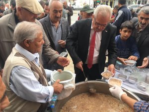 Kızılay, Kulu'da aşure dağıttı