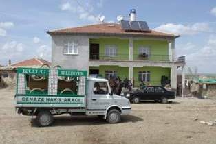 1 yaşındaki çocuk kovada boğuldu