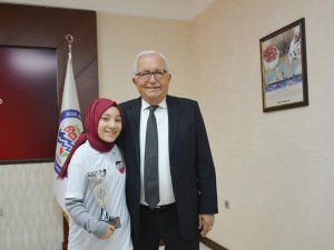 Yelken’de engelleri aştı, en genç sporcu seçildi