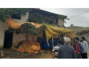 2 katlı ahşap evde çıkan yangın korkuttu