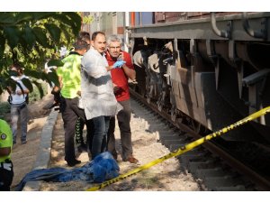 Trenin altında kalan yaşlı adam feci şekilde can verdi