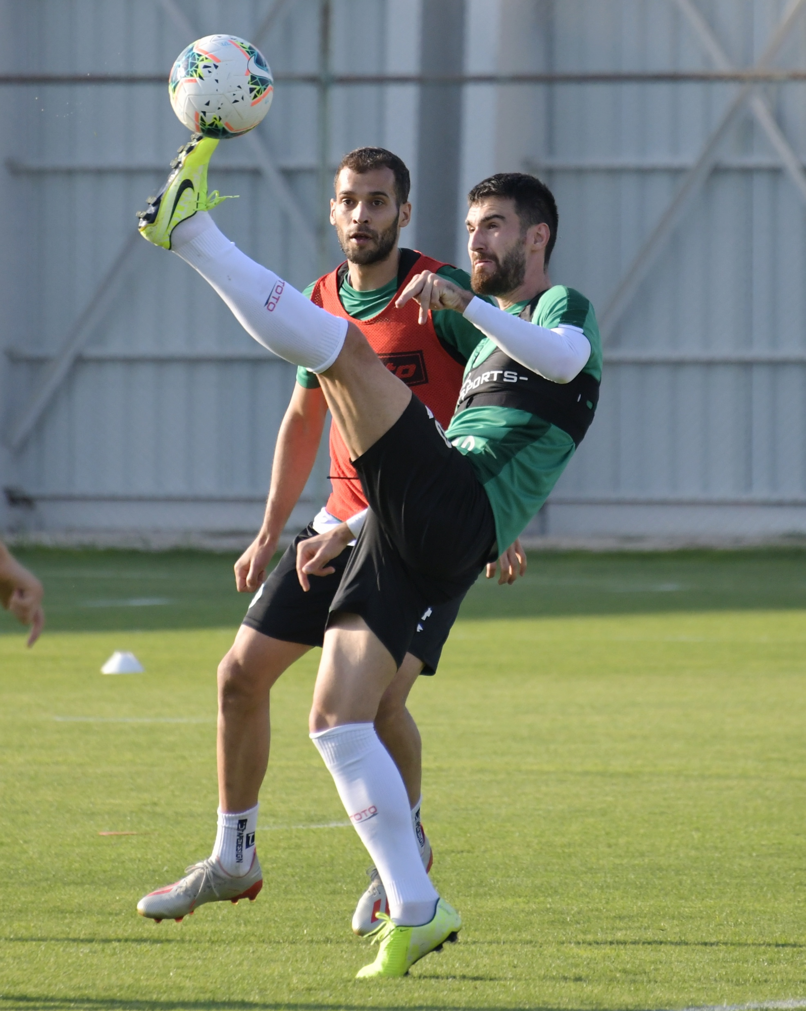 Konyaspor Göztepe mesaisini sürdürdü