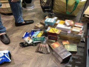 İstanbul’da sigara ve nargile tütününün de aralarında olduğu binlerce kaçak ürün ele geçirildi