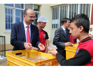 Şarkışla'da öğrencilere aşure ikram edildi