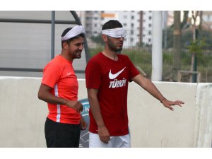 Meşin yuvarlak, hayatına ışık oldu