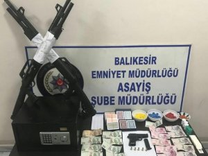 Kumarbazların derneğine polis operasyonu