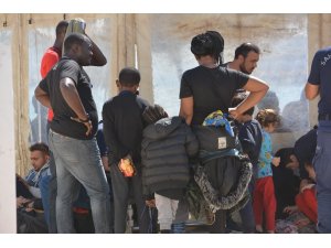 Ayvalık’ta 48 düzensiz göçmen Sahil Güvenlik’ten kaçamadı