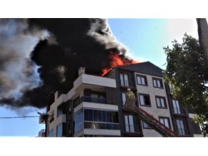 Çatı yangını korkuttu