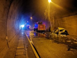 Araklı Tüneli içinde kaza: 3 yaralı