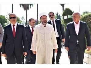 Diyanet İşleri Başkanı Erbaş'tan Mersin Valisine ziyaret