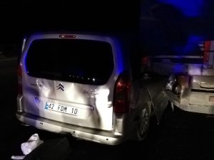 Hafif ticari araç ile tır çarpıştı: 1 ölü, 4 yaralı