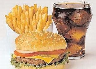 'Fast food'a 18 yaş sınırı mı getiriliyor?