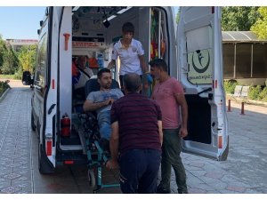 İki otomobil çarpıştı: 3 yaralı