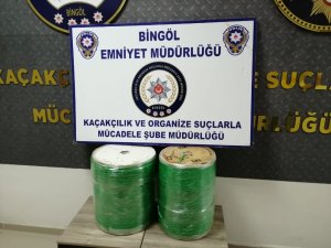 Bingöl’de kablo makarası içinde kaçak sigara ele geçirildi