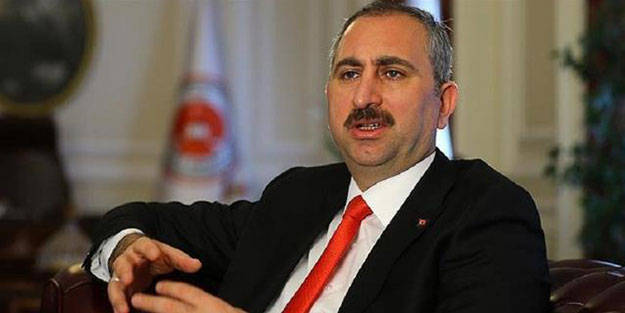 'Yargıda FETÖ' tartışması sürüyor: Bakan Gül'ü Küliyeye şikayet etti.