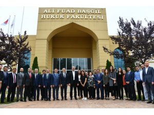 Adalet Bakanı Abdulhamit Gül: “Ali Fuad Başgil Hukuk Fakültesini daha da yukarıda görmek istiyoruz”