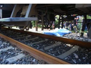 Trenin altında kalan şahıs öldü