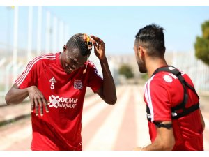 Isaac Cofie’ye Brezilya usulü doğum günü kutlaması