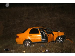 GÜNCELLEME 2 - Kastamonu'da kamyon ile taksi çarpıştı: 2 ölü, 3 yaralı