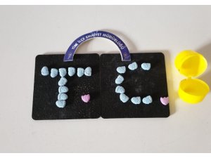 Oyuncak kutusundan uyuşturucu hap çıktı