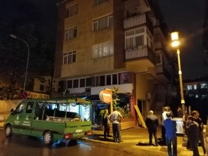 Babasını defalarca bıçaklayarak öldüren 17 yaşındaki çocuk teslim oldu