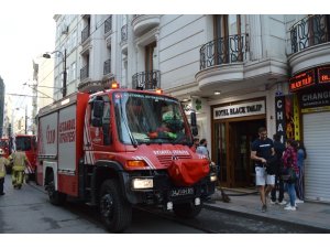 Fatih’te lüks bir otelde çıkan yangın paniğe neden oldu