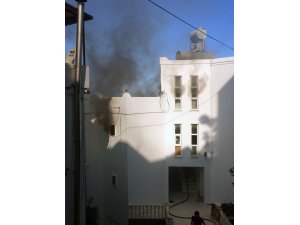 Buzdolabı evi yakıyordu