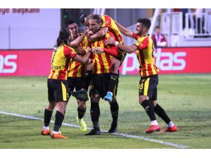 Göztepe hayata döndü