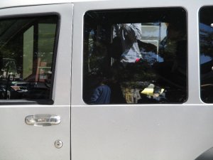 Babasını bıçaklayarak öldüren 17 yaşındaki çocuk adliyeye sevk edildi