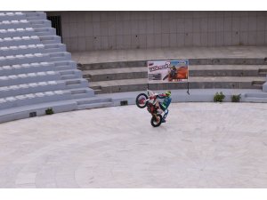 Enduro motosiklet sporcusu Coleman, Konya'da gösteri yaptı