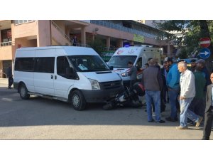 Panelvan ile motosiklet çarpıştı: 1 yaralı