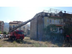 Isparta’da ev yangınında korku dolu anlar