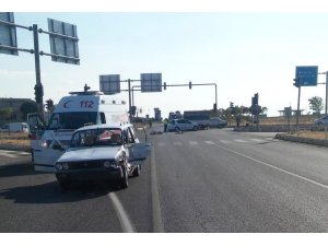 Otomobiller çarpıştı: 5 Yaralı