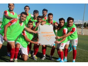 Bileciksporlu futbolcular Neslican Tay’ı unutmadı