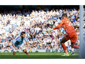 Manchester City, Burnley'yi 4 golle geçti