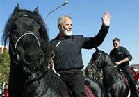 Irkçı lider dövülerek öldürüldü