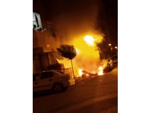 Yanan araçların başında gözyaşı döküp ağıt yaktı