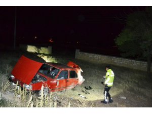 Kontrolden çıkan otomobil şarampole takla attı