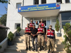 Yasak aşkta eski sevgiliye gasp iddiası