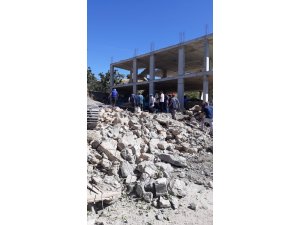 Üzerine güneş enerjisi paneli düşen işçi yaralandı