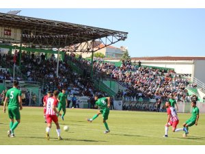Salihli Belediyespor lige beraberlikle başladı