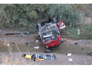 Sivas’ta trafik kazası; 2 ölü 6 ağır yaralı