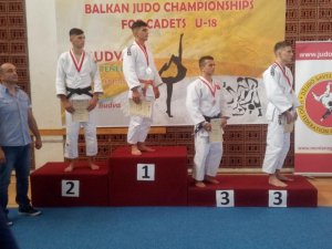 Karakuş’tan bronz madalya