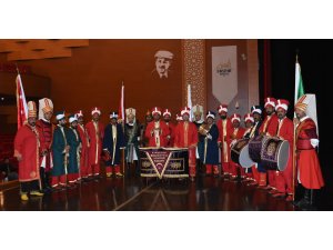 Neşet Ertaş türkülerine mehter yorumu