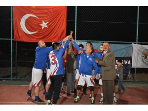 Geleneksel Voleybol Turnuvasında şampiyon İN-ON-U oldu