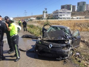 Eşini askere uğurlayan kadın, dönüş yolunda kazada hayatını kaybetti
