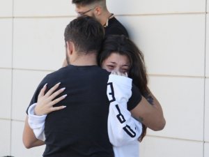 Kazada hayatını kaybeden öğrencilerin arkadaşlarının morgda acı bekleyişi