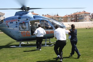 Bebeğin imdadına helikopter yetişti