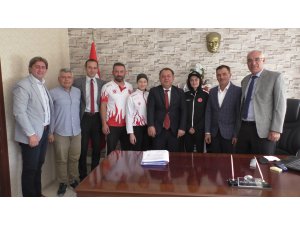 Beyşehir Kaymakamı Özdemir, başarılı sporcuları ağırladı