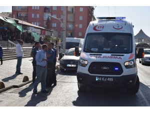 Malatya’da bıçaklı kavga: 3 yaralı